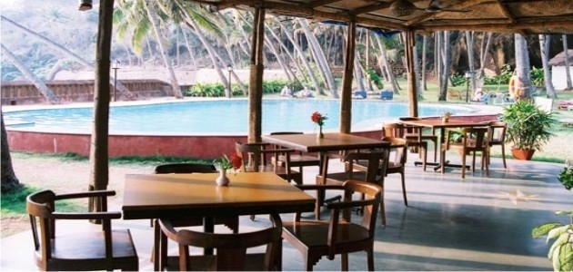 Pool Side Restaurant at Prainha Beach Resort
